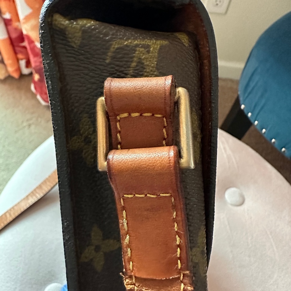 Authentic Louis Vuitton Saint Cloud GM Size Monogram Crossbody/Shoulder Bag - Picture 10 of 16